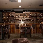 R Sport Boutique With Free Parking