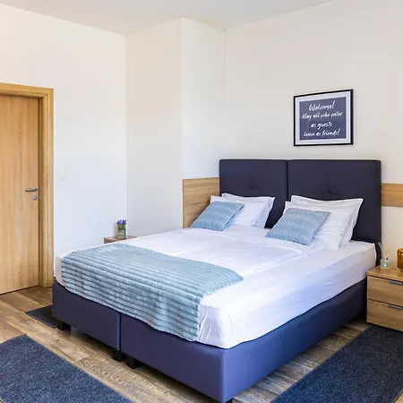 R Sport Boutique With Free Parking 3*