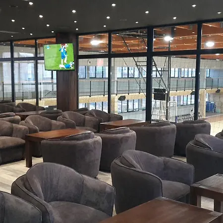 R Sport Boutique 3*